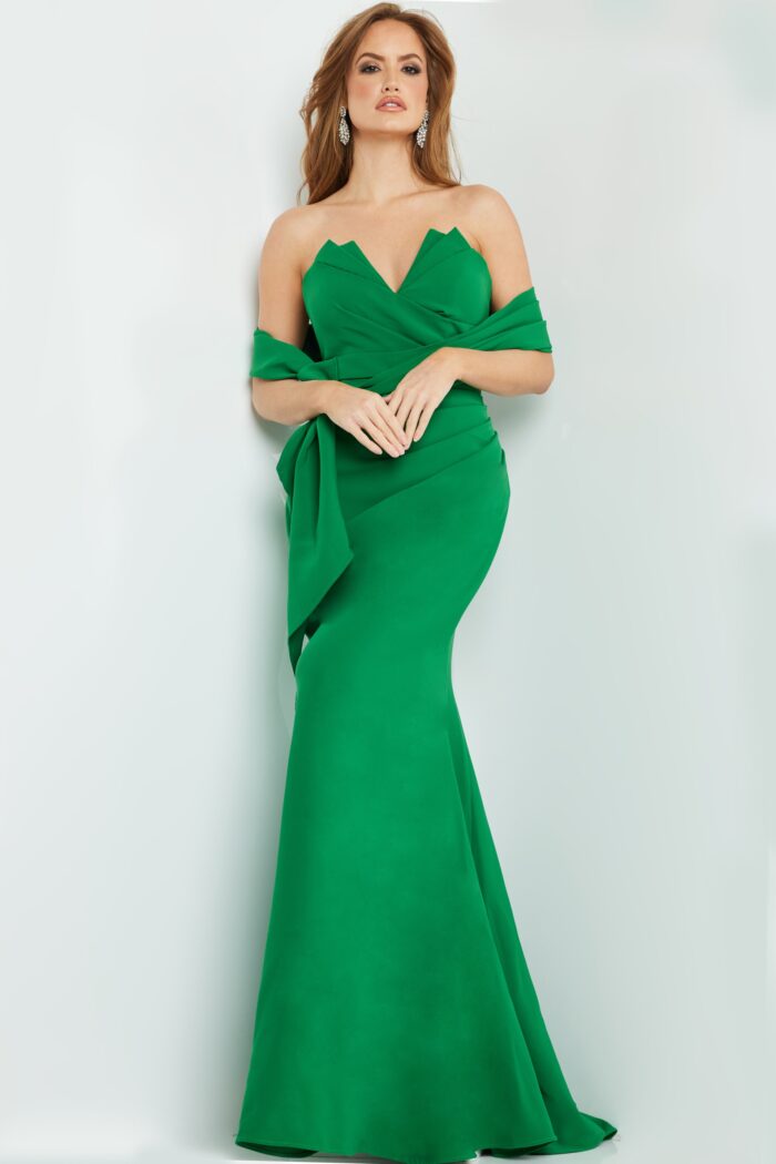 Model wearing Green Strapless V Neckline Dress 06403