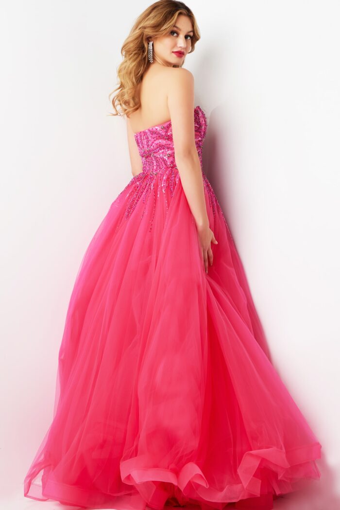 Model wearing Embellished Sweetheart Neckline Prom Ball Gown 07946