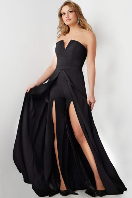 Model wearing Jovani 23150 black gown with sweetheart neckline and high slit.