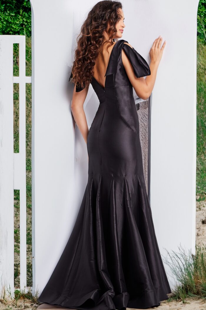 Model wearing Black V Neckline Mermaid Dress 24193
