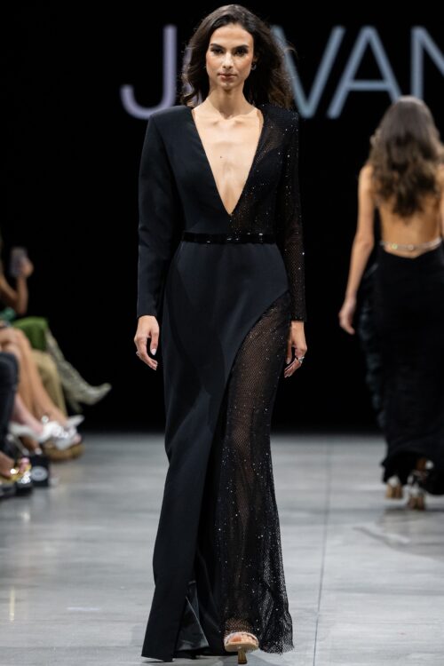 Model wearing Black V Neck Long Sleeve Dress 36595