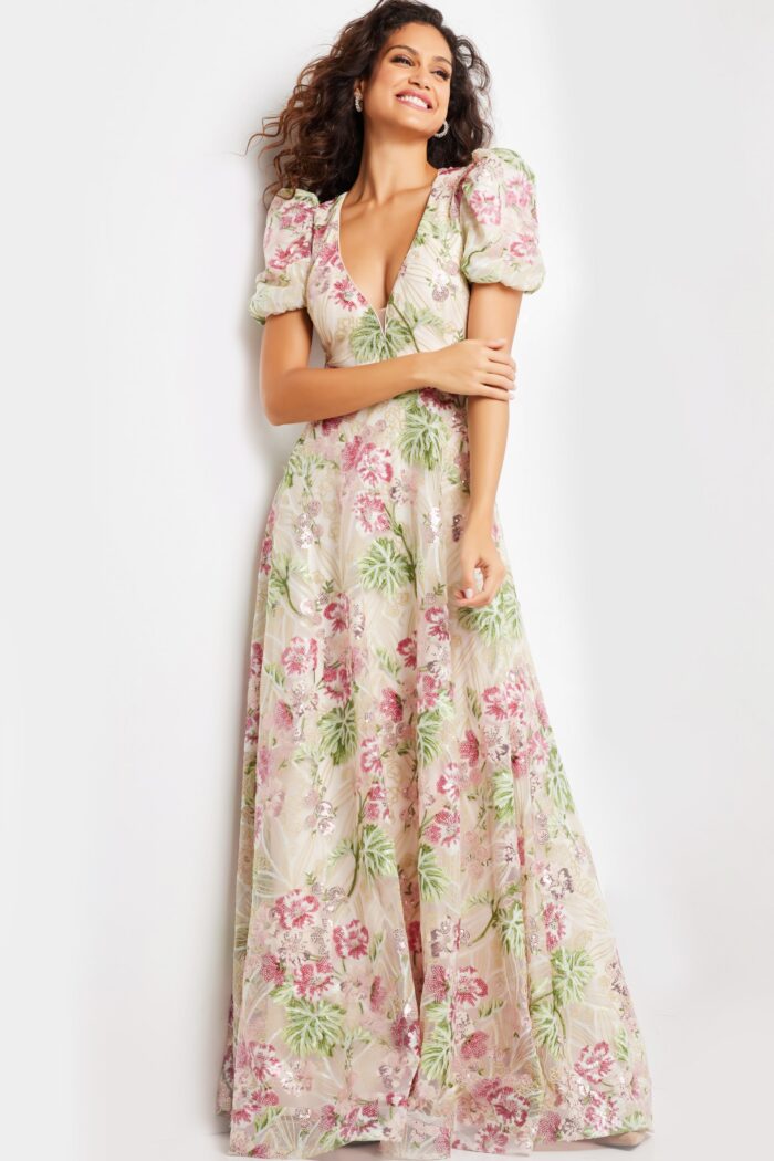 Model wearing Multi Color Short Sleeve Floral Dress 37636