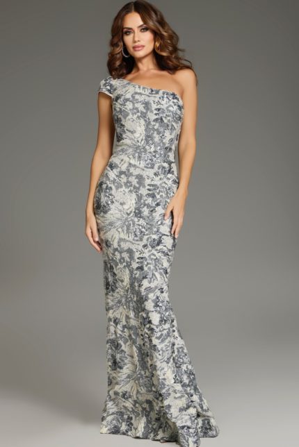 Model wearing Jovani dress 39272.