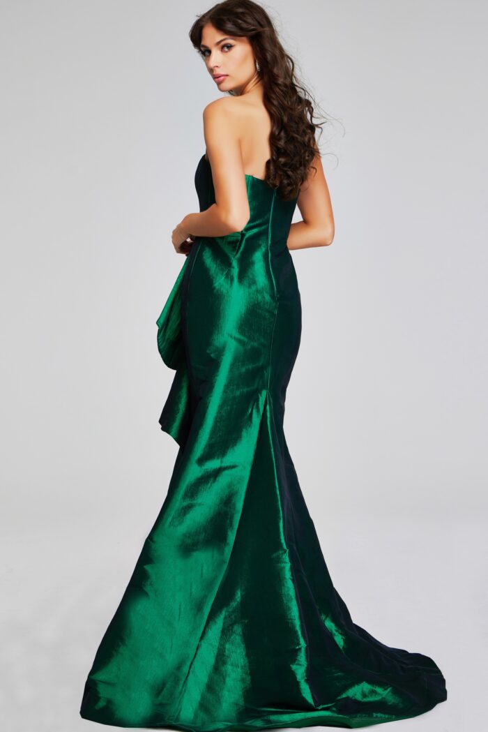 Model wearing Emerald Green Strapless Evening Gown 39368