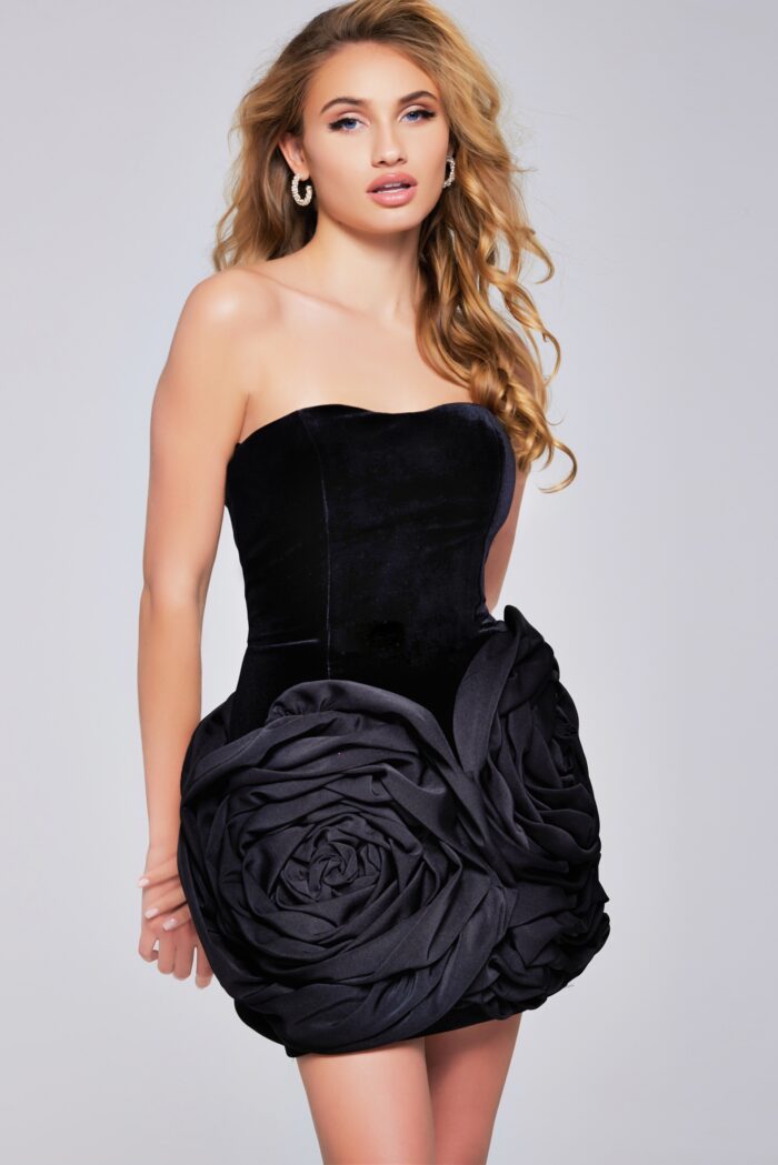 Model wearing Black Velvet Fitted Dress 39848