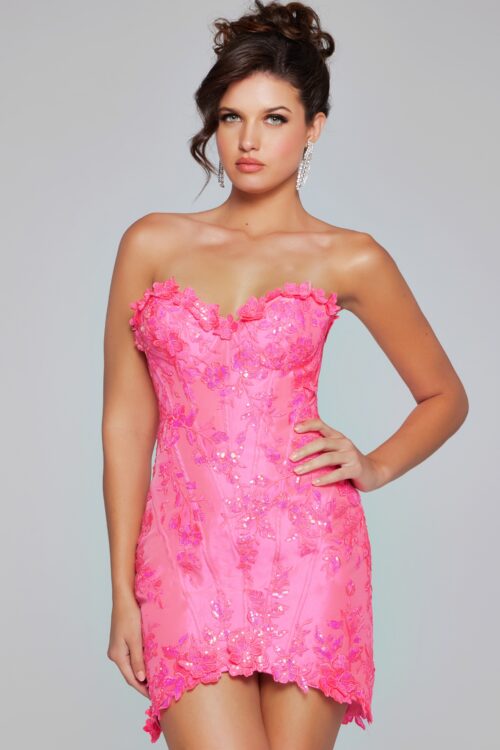 Model wearing Pink Sweetheart Neckline Fitted Dress 40380