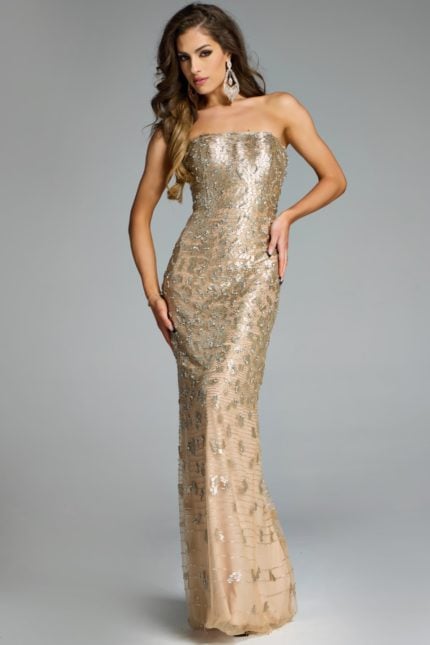 Model wearing Jovani dress 40387.