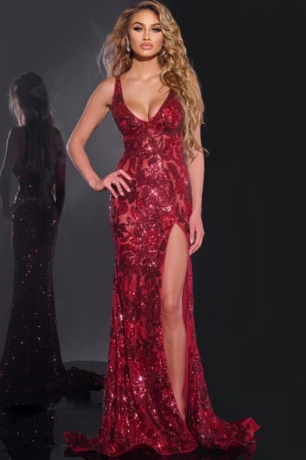 Model wearing Jovani dress 40755.