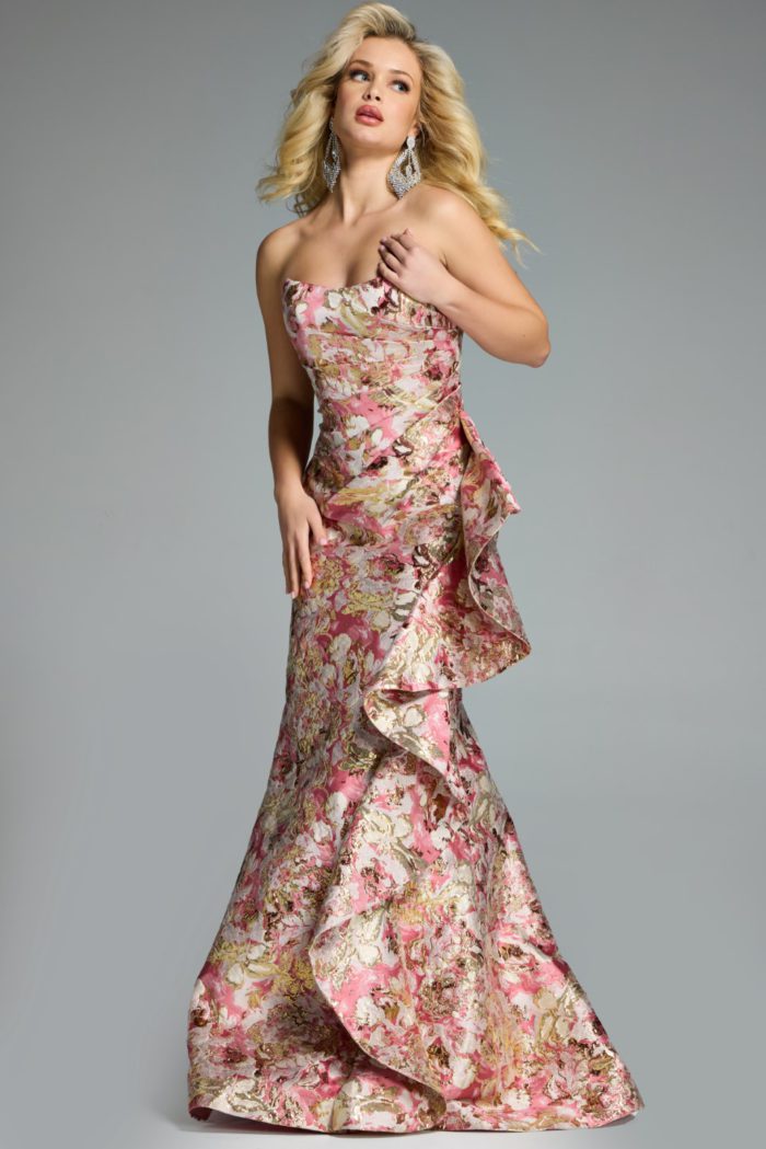 Model wearing Jovani dress 42927.