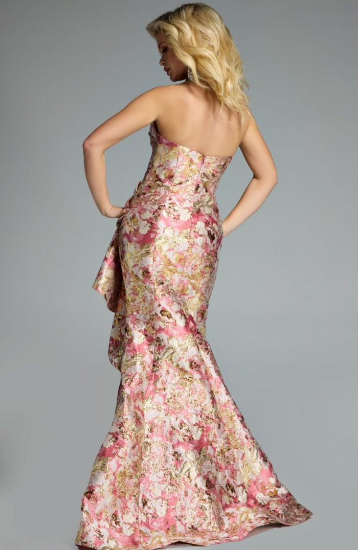 Model wearing Jovani dress 42927.