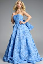 Model wearing Jovani dress 44114.