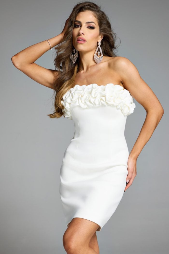 Model wearing Jovani dress 4574.