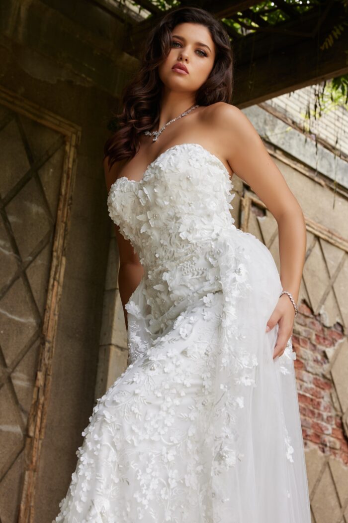 Model wearing Sweetheart Neckline Dress with Tulle Overlay JB07452