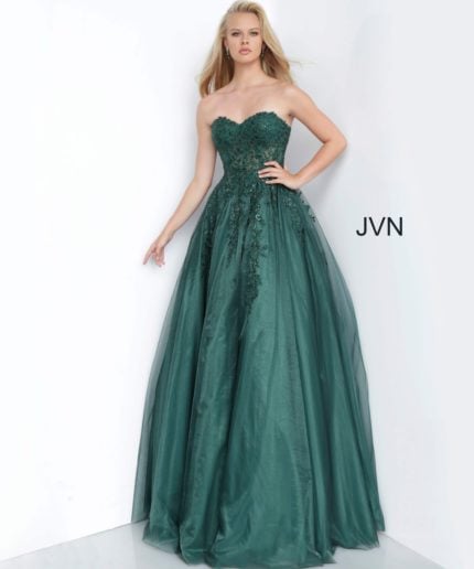 Model wearing Jovani 00915 green gown with sweetheart neckline and floor-length silhouette.